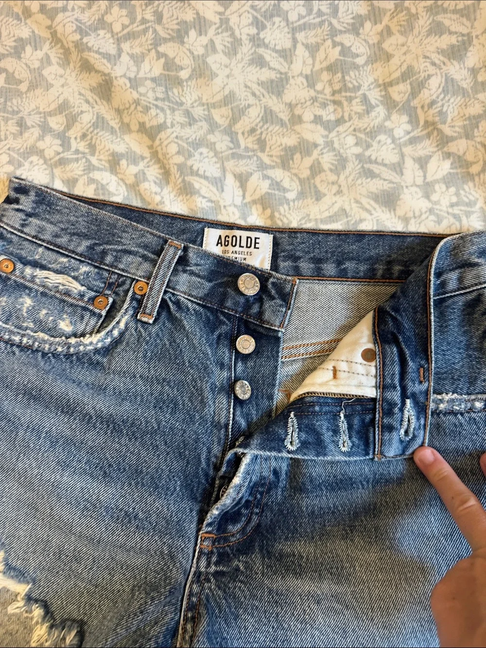 AGolde denim jean shorts 25